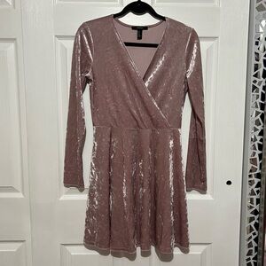 💗 Forever‎ 21 - Women’s Velvet Dresss